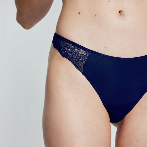 Smooth Fine Lace Thong Navy